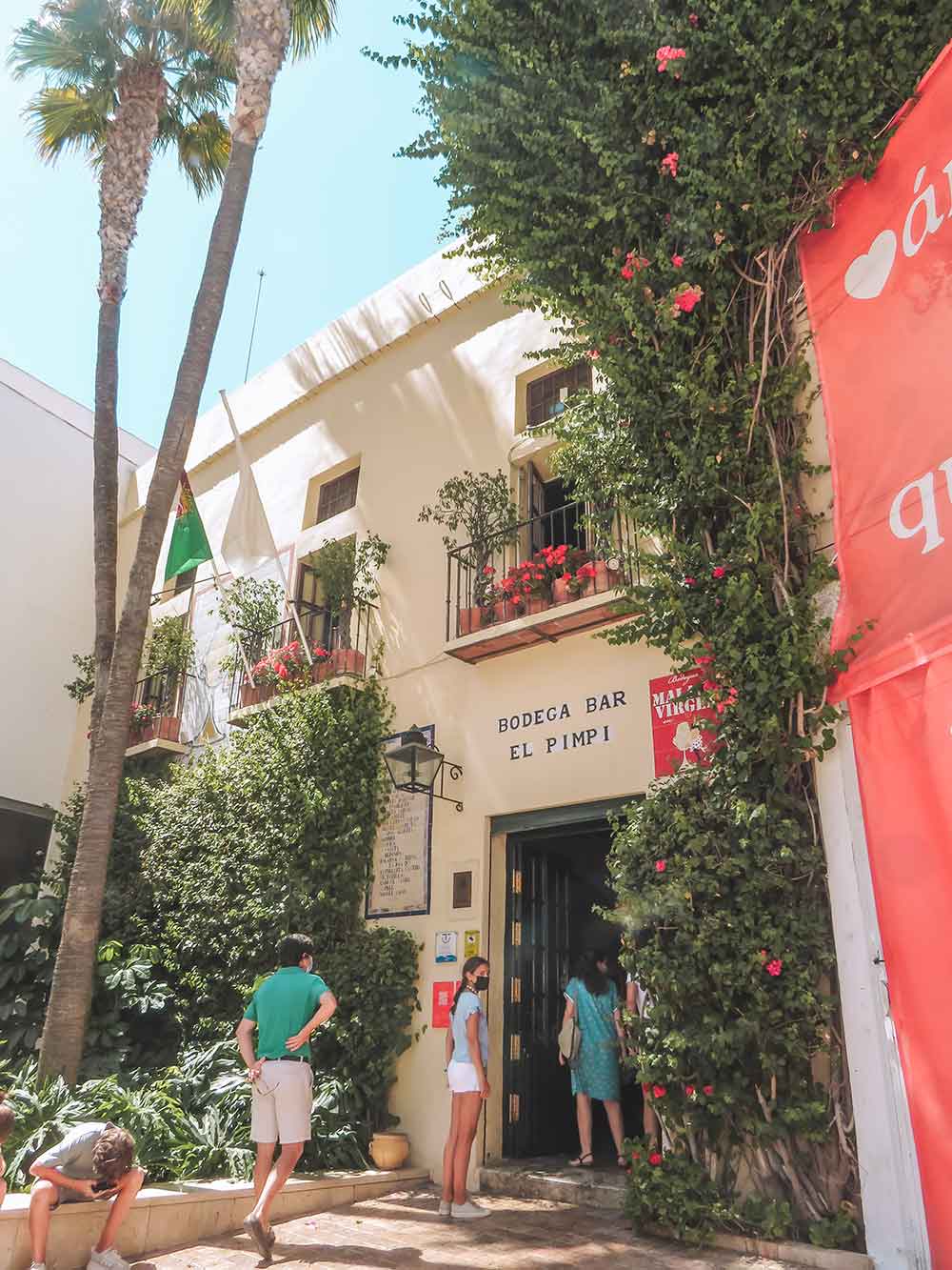 el pimpi bar entrance