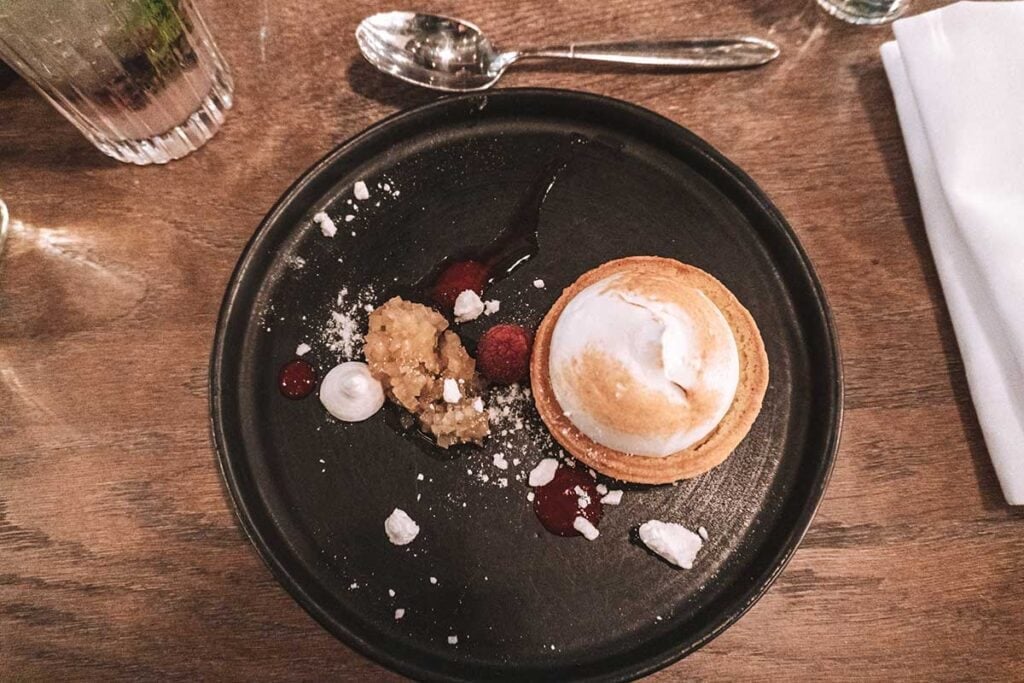 lemon tart with meringue