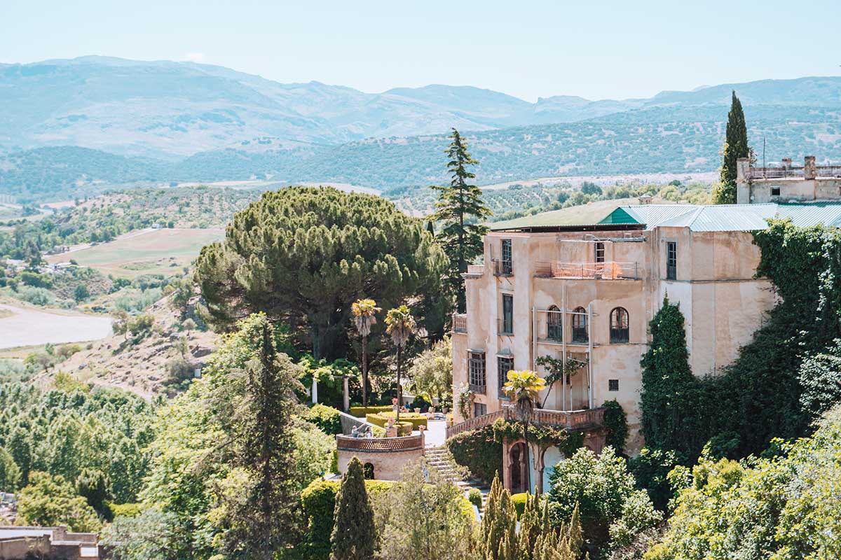 5 Best Wine Tours in Malaga and its Surroundings 6 A photo of Casa del Rey building in Ronda, Spain.