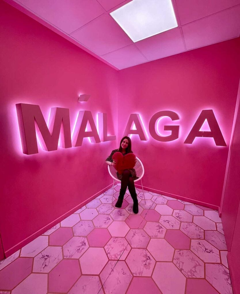 15 Top Things to Do in Malaga When it Rains 8 Cristina at the Malaga room in the Cliche Gallery.