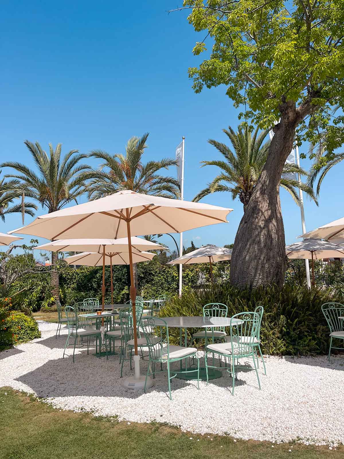 Outdoor seating at Rachel Eco Love in El Rastro, Marbella.