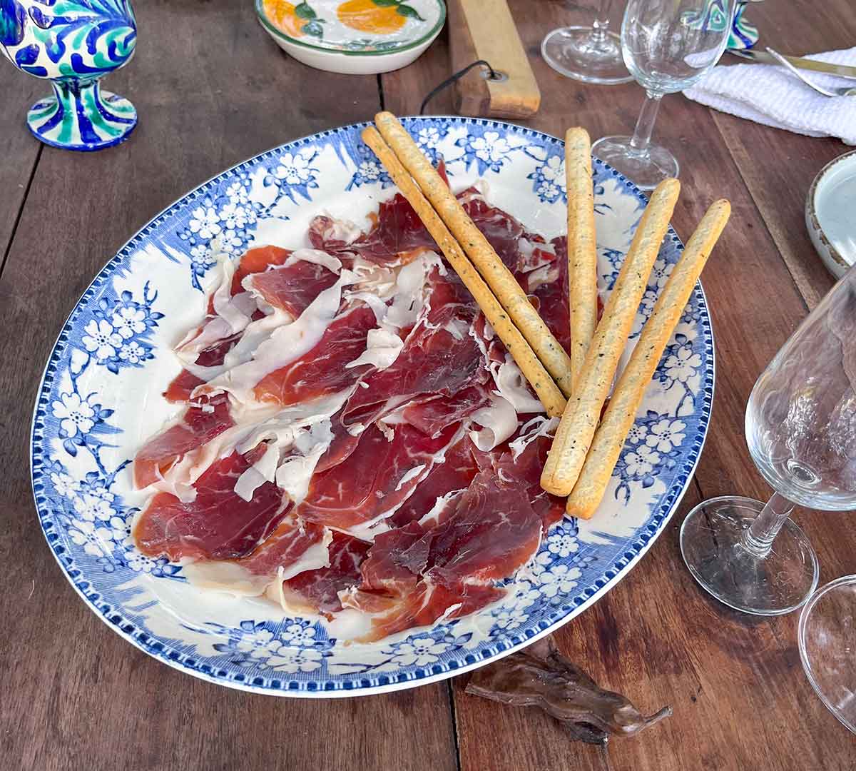 10 Things to do in Alhaurin El Grande 8 Iberian ham with breadsticks.