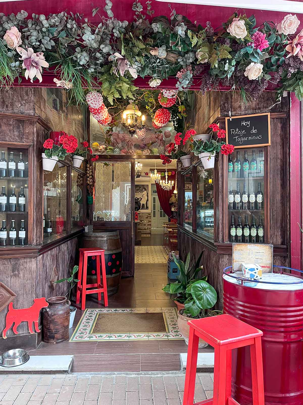 A picturesque tapas bar in La Linea.