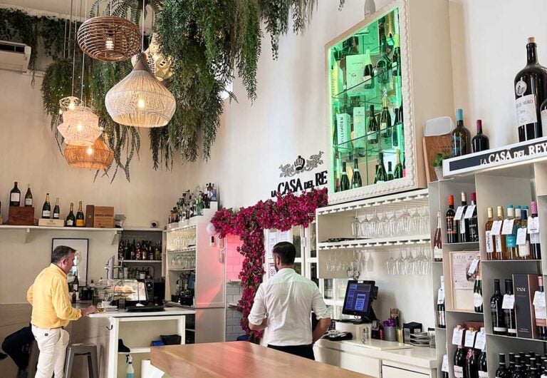 Casa del Rey restaurant offering wine tastings in Estepona, Malaga, Spain.