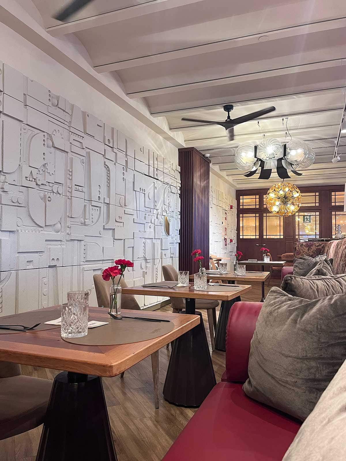 Ultimate Guide to Gluten-Free Seville 6 Trotamundos restaurant at Only You Seville, Spain.
